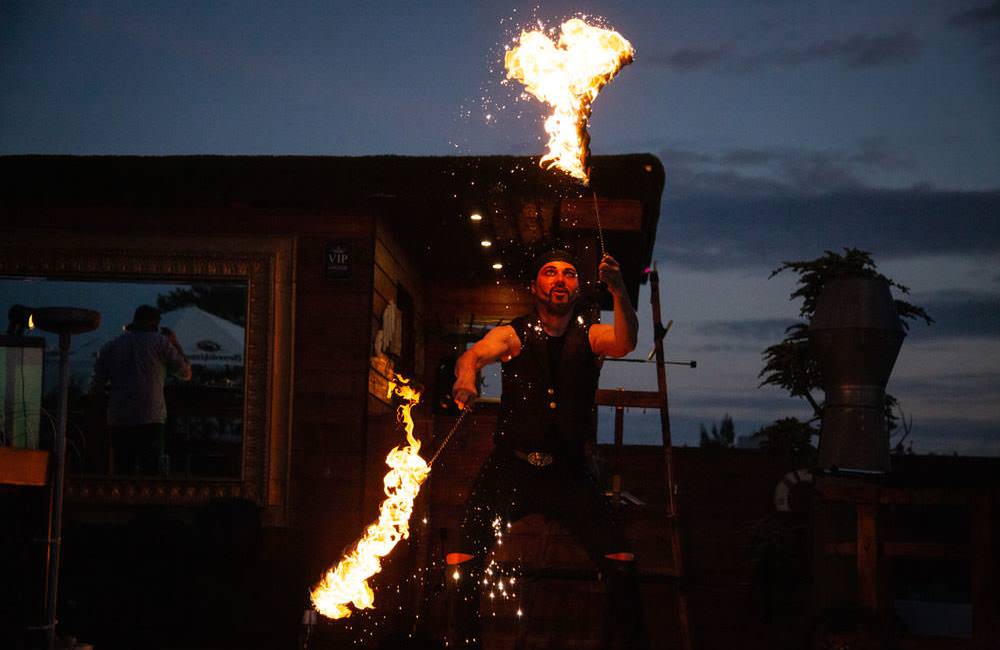 feuershow-ruegen-2023-erwin-flammenmeer-festival | Inselzeitung Rügen